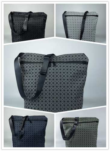 Picture of Issey Miyake Lady Handbags _SKUfw119164134fw